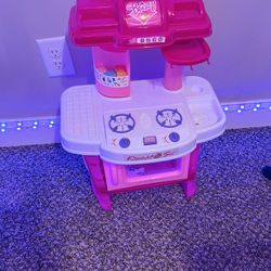 Small Kitchen With Voice 