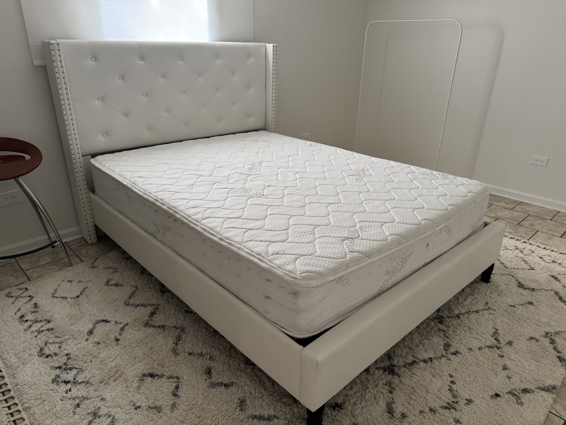 Queen Size Bed Frame With Mattress