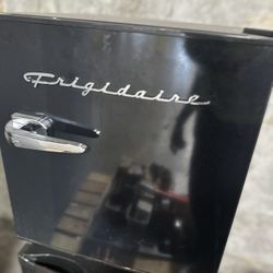 Frigidaire mini fridge