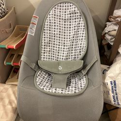 Munchkin Electric Baby Bouncer WITH GREEN COVER