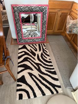 ZEBRA chair mirror rug