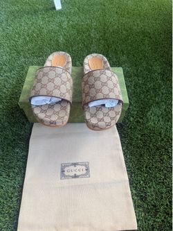 Gucci Beige slides