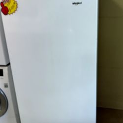 2021 Upright Freezer Whirlpool 
