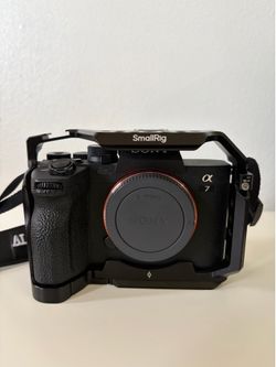 Sony a7 IV + SmallRig Cage | 18.9k Shutter | Excellent Condition