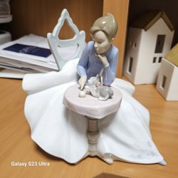 Lladro / Playing With Kitty