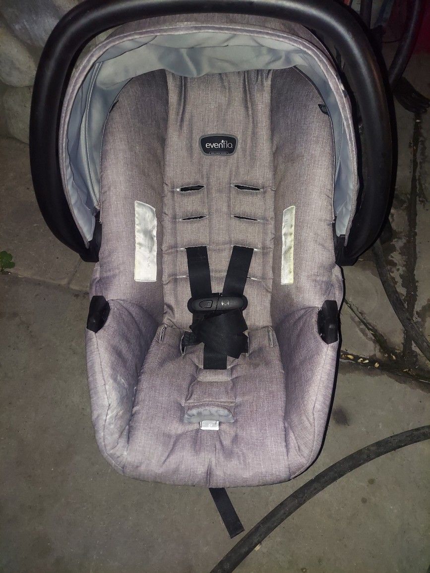 Evenflo Infant Carseat And Base