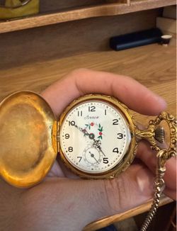 [Negotiable] Vintage Hunter Case Pocket Watch Engraved Wildlife Scene – Working