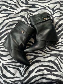 Azalea Wang Marley Black Ankle Boots