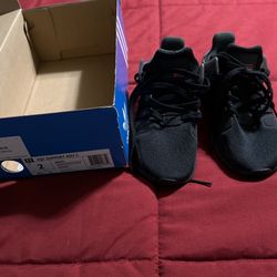 Adidas Sneakers NEW Aduls Size 2