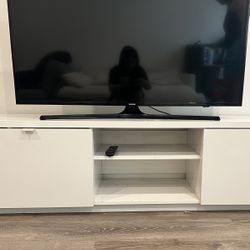 Samsung 43" TV with Chromecast 