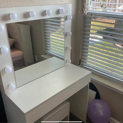 Girls Vanity With Stool And Led Lights, Like New