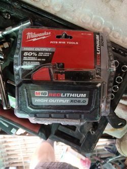 M18 Red Lithium Milwaukee High Output XC 6 Hour Battery