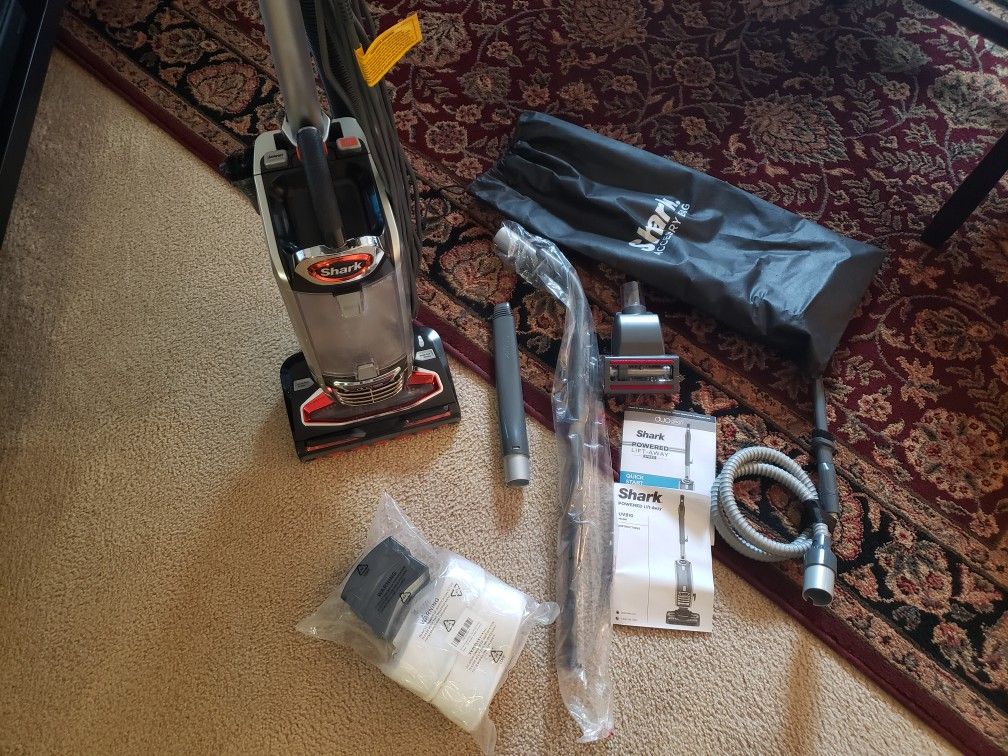 Shark UV810 Speed Duoclean for Sale in Lake Forest Park, WA OfferUp