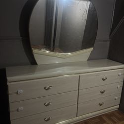 Beige/ Light Oak Dresser 