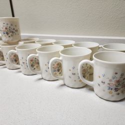 Victoria Arcopal France -Vintage Collectible Mugs. Set of 13. Very good condition. 