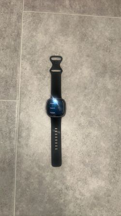 Fitbit Versa 4 Smartwatch – Like New, Never Used – Black
