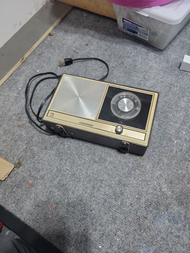 Grandpa's Old AM Radio