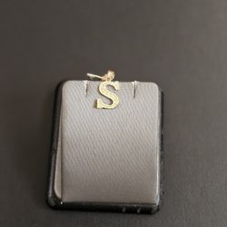 10k Gold Pendant