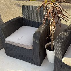 2 patio chairs