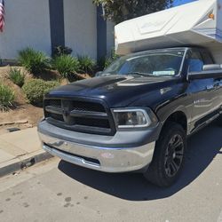 2012 RAM 1500 , 4.7 LITERS, 4X4 .