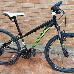 Specialized Hardrock Punk Mountain Bike