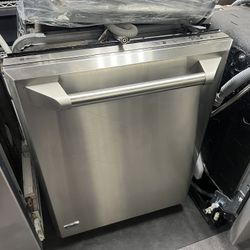 Ge Monogram 24” Dishwasher 