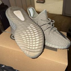 Yeezy 350s V2