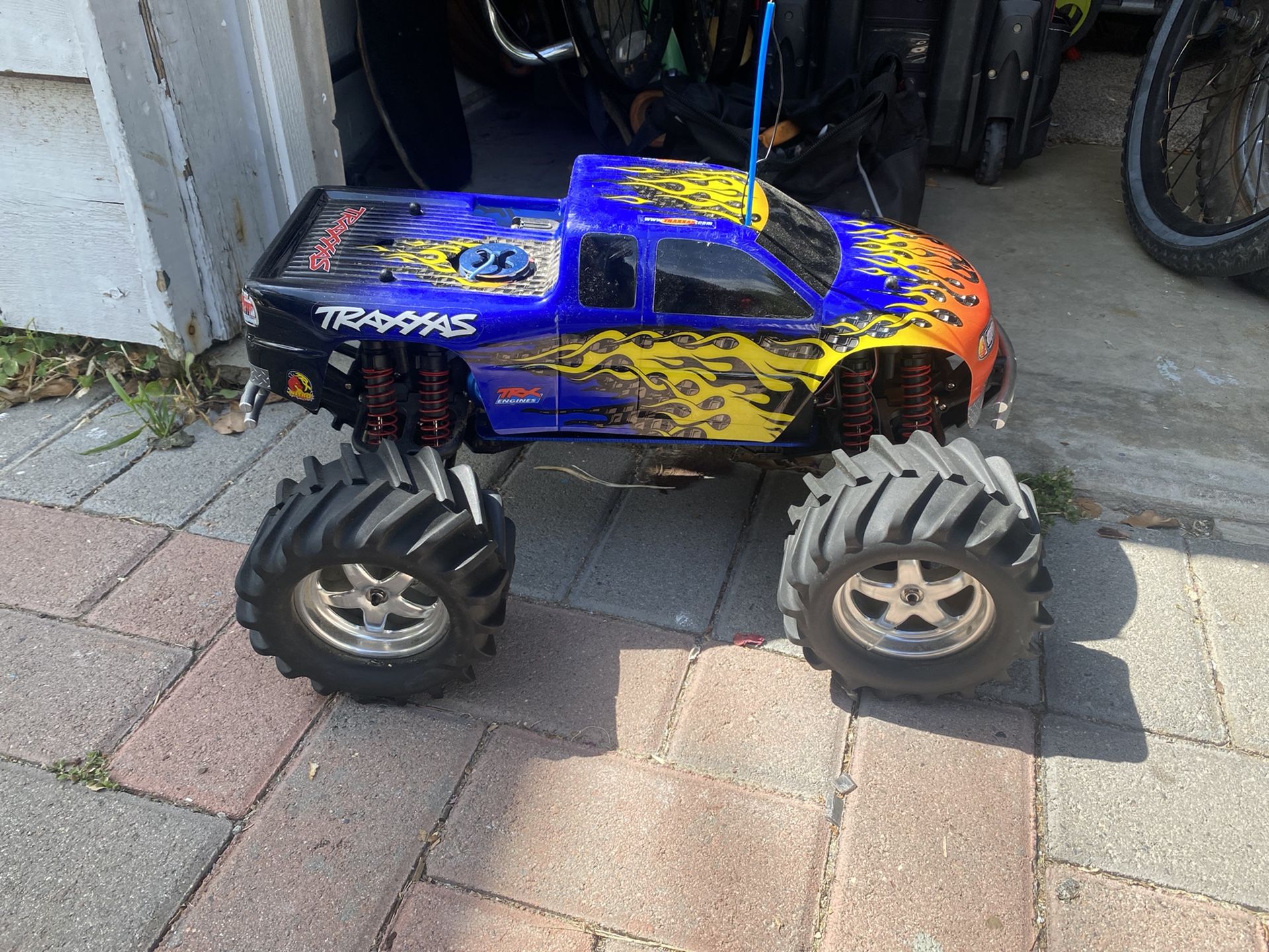 Traxxas T Maxx Gas Powered Monster Truck