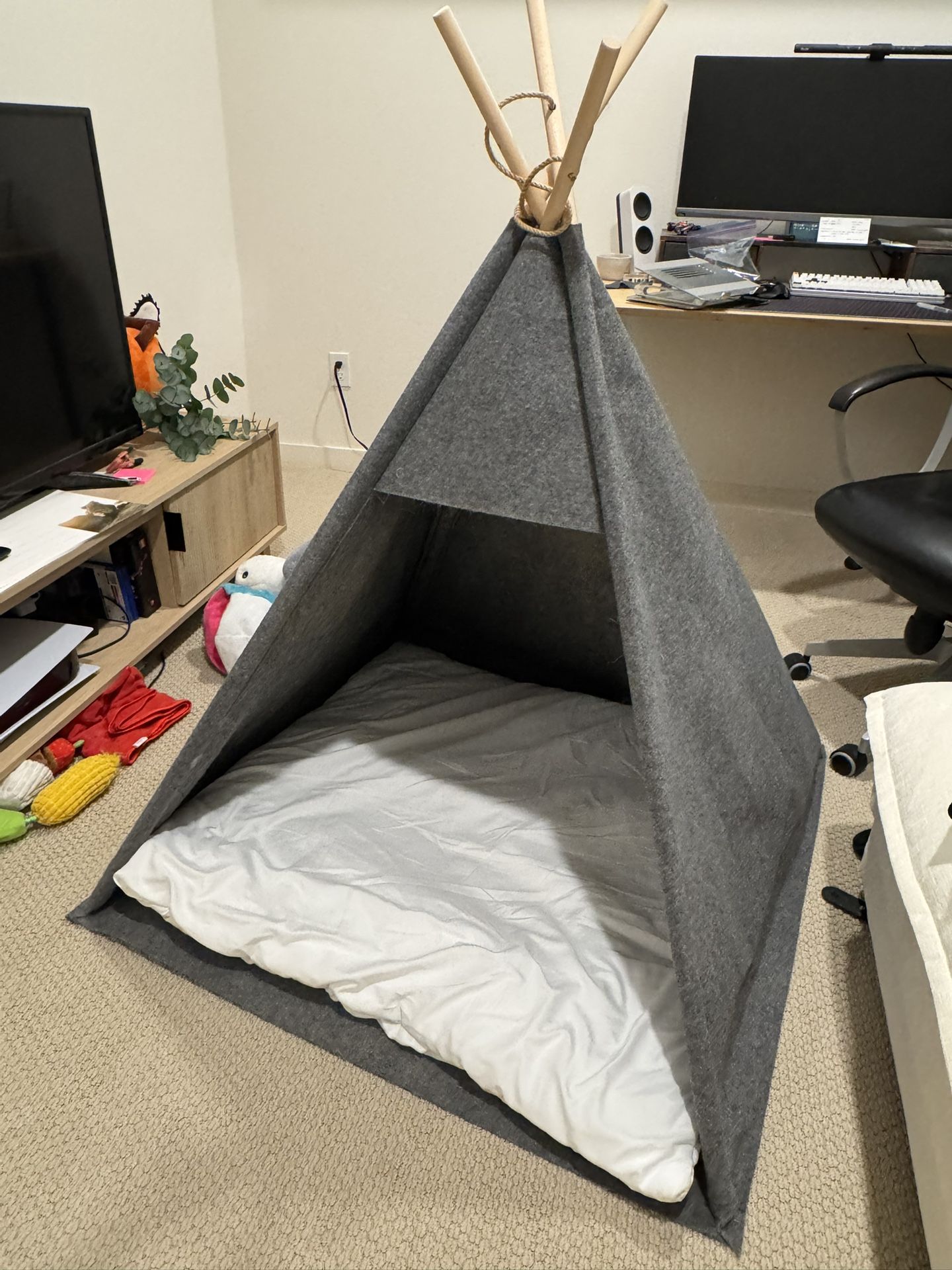 Dog Bed And TeePee