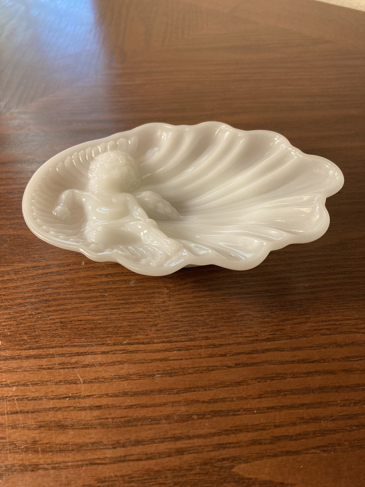 Vintage Avon Milk Glass Cherub/Angel Soap/Trinket Dish