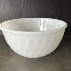 Anchor Hocking Fire King 7 Inch Mixing Bowl