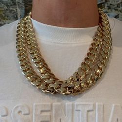 Chain 20MM Cuban Link 14k Gold Plated Doesn't Loses Color 