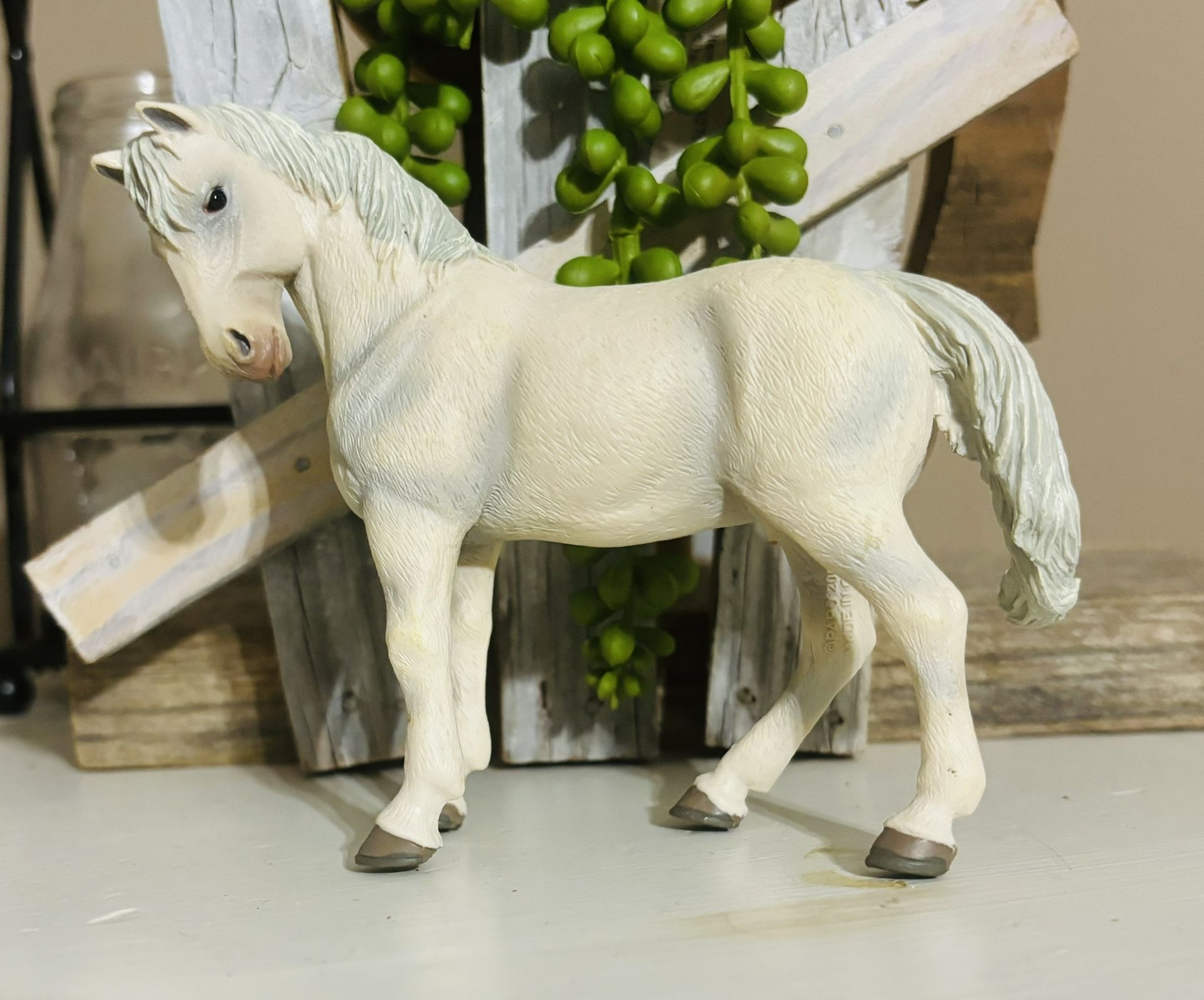 Pretty RETIRED Lipizzan Handpainted Mare