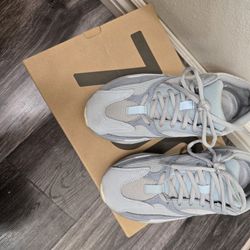 Yeezy Boost 700