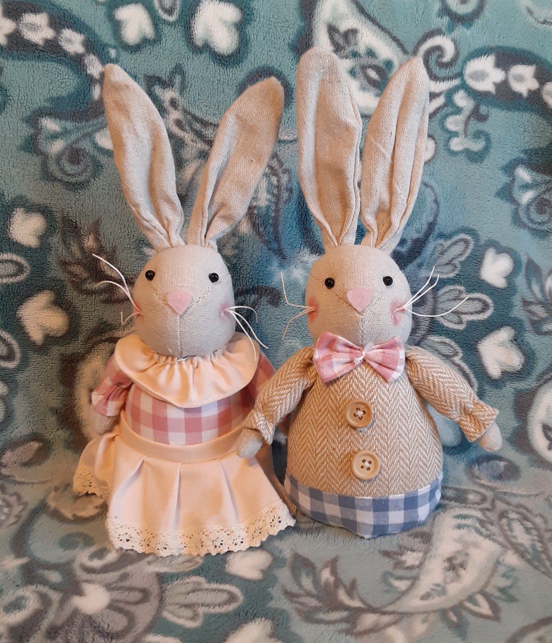 Plush easter bunny couple