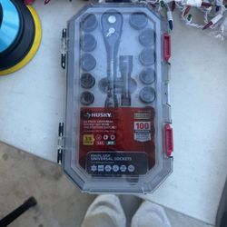 Drive Ratchet SAE/Metric Standard Socket Set 