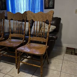 4 wooden chairs 