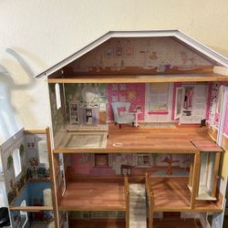 Doll House 