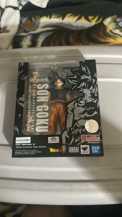 EVENT EXCLUSIVE UI SIGN GOKU