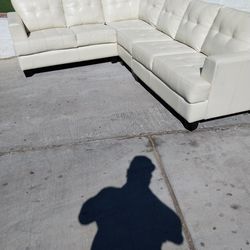 Long White 4pc Sectional Couch L-Shaped