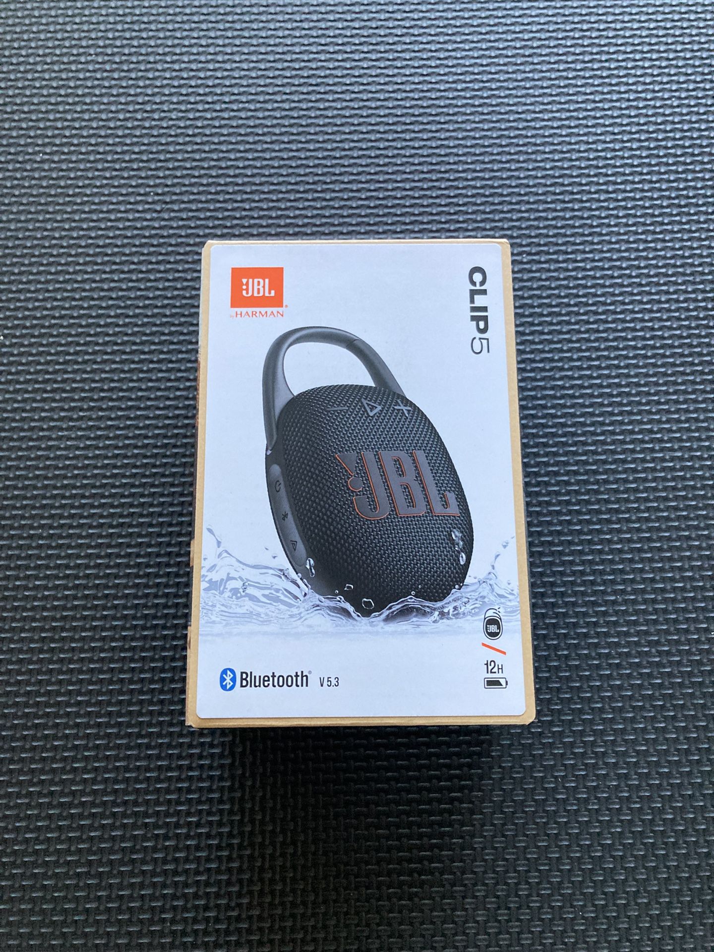 Sealed (BRAND NEW) JBL Clip 5 Bluetooth speaker