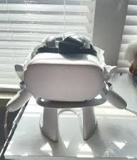 Meta Oculus Quest 2 w/ stand