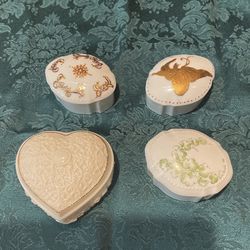 Trinkets Boxes, Landon Signed. Maryland China. Heard With Gold Trim