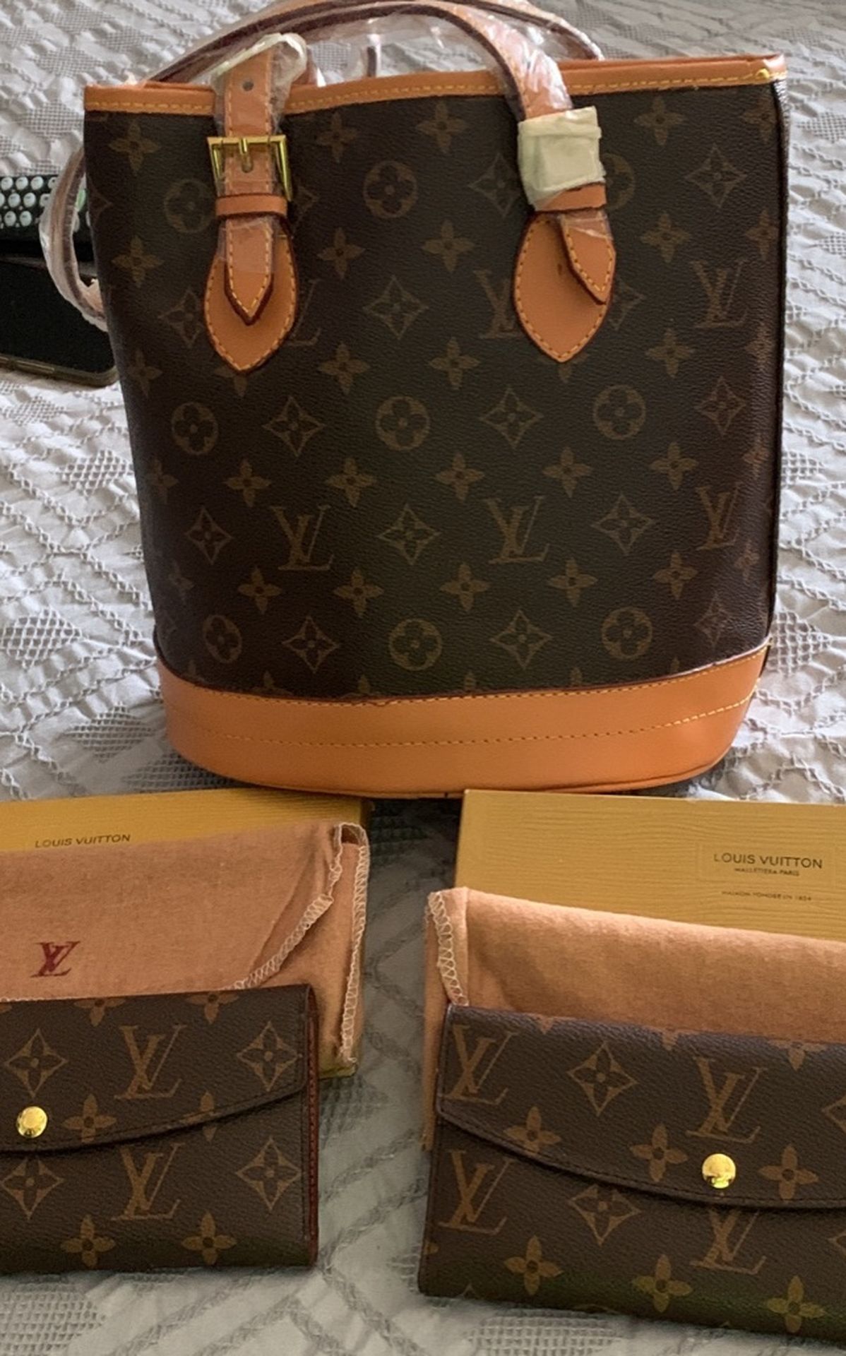 Authentic Double Zip Louis Vuitton for Sale in Mount Baldy, CA - OfferUp