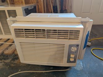 $75 - GE AC -115-Volt 5000-BTU