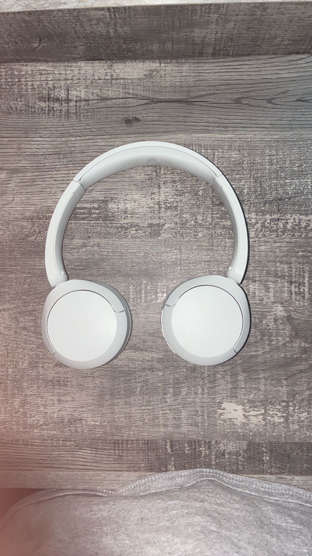 Sony WH‑CH520 Wireless Bluetooth Headphones – Good Condition