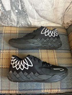 Mb.01 Low Black & White