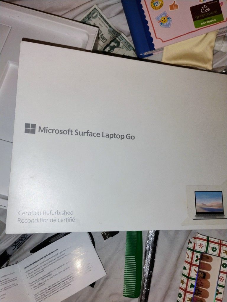 Microsoft Surface Laptop Go