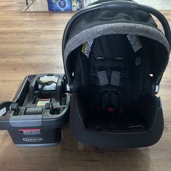 Graco Infant Car Seat And Base 