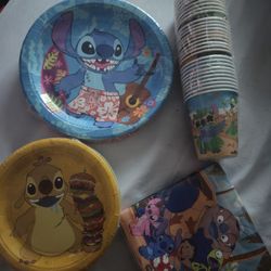Disney Lilo & Stitch Round Paper Dessert Plates - 7" (Pack of 8) - Vibrant Design,